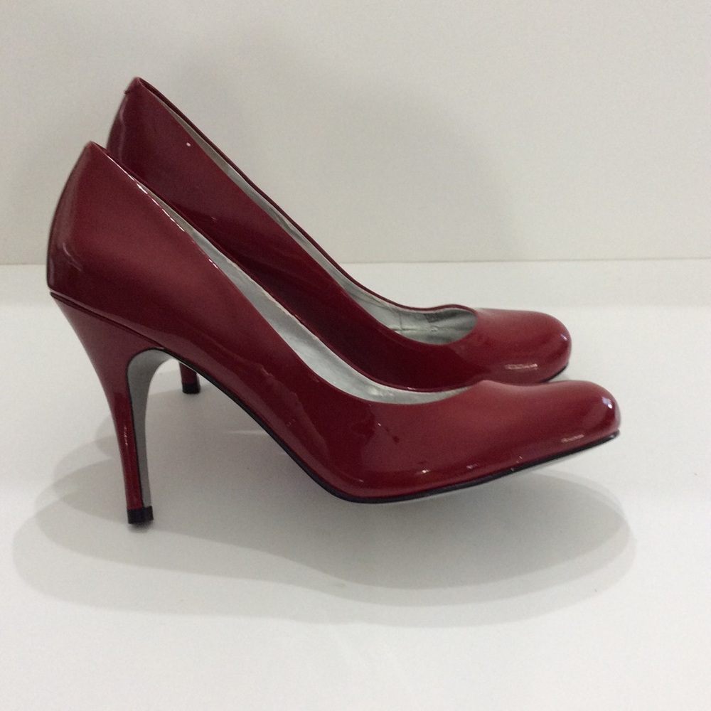 JESSICA SIMPSON Dark Red Patent Leather Pumps 8